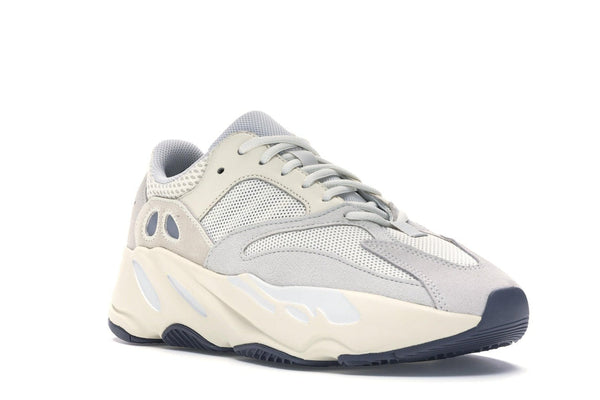 Yeezy 700 Analog