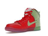 Nike Dunk High SB Strawberry Cough